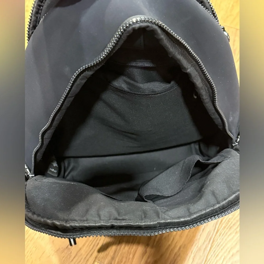 Bluzen Neoprene Backpack Black